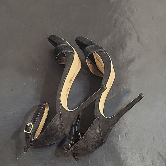 SAM EDELMAN ADJUSTABLE ANKLE STRAP WITH BUCKLE CLOSURE OPEN TOE SUEDE SANDAL - Picture 13 of 14